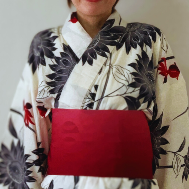 衿元が浮く原因
