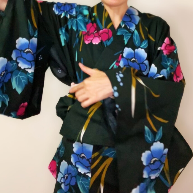 脇を上げると着崩れの原因